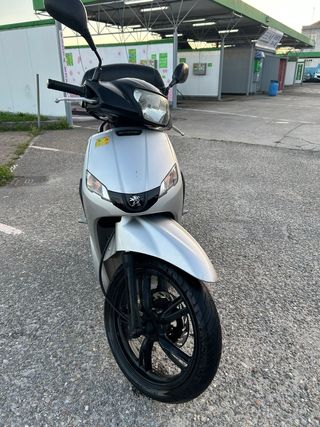 Peugeot Tweet 125cc 2016 + Baúl ITV 2026
