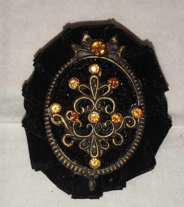 Broche Baturra Negro y Dorado