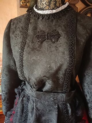 Traje Regional Negro y Rojo