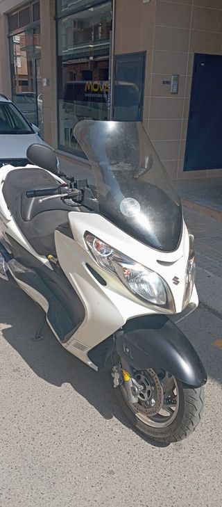 Suzuki Burgman 400