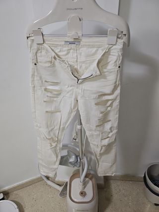Pantalones blancos rotos GOODIES
