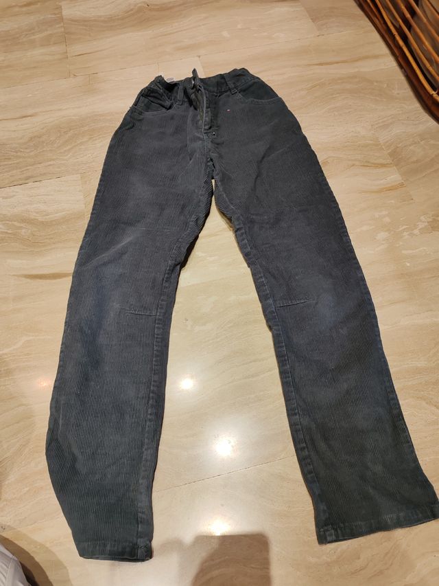 Pantaloni tuta, velluto costine, maglione, polo...