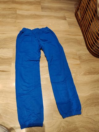 Pantaloni tuta, velluto costine, maglione, polo...