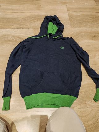 Pantaloni tuta, velluto costine, maglione, polo...