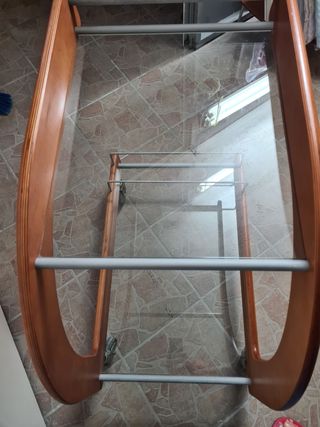 Carrello portaoggetti in legno con ruote