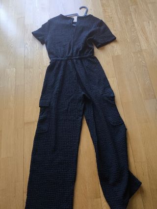 Mono negro texturizado , talla 13/14
