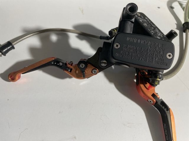 Bombín y Manetas Freno Kymco Xciting 500R ABS