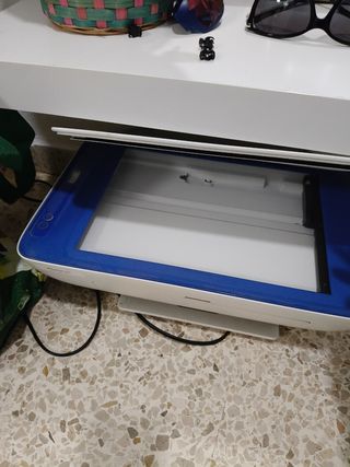 Impresora HP Blanca y Azul