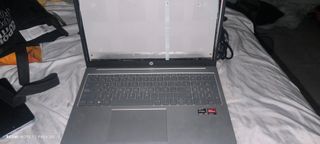 Portátil HP Plata + Ratón y Cargador