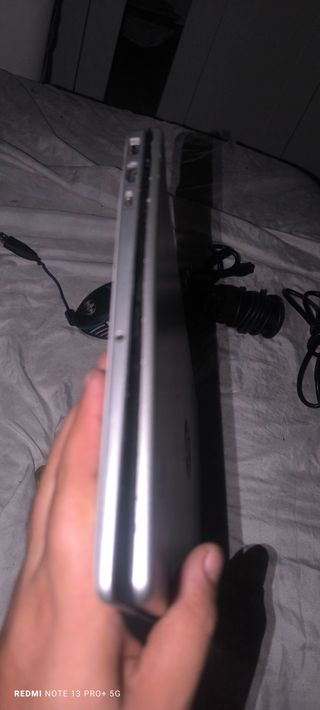 Portátil HP Plata + Ratón y Cargador