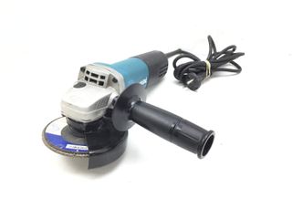 radial makita 9557nbr