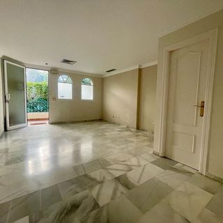 Oficina en venta en Los Naranjos - Las Brisas en Marbella