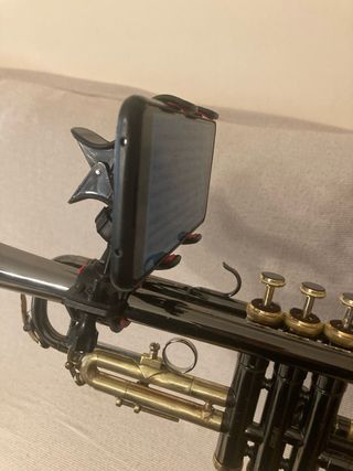 Soporte móvil para trompeta