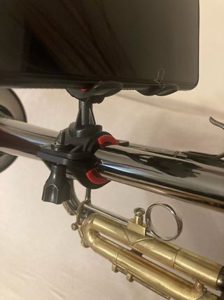 Soporte móvil para trompeta