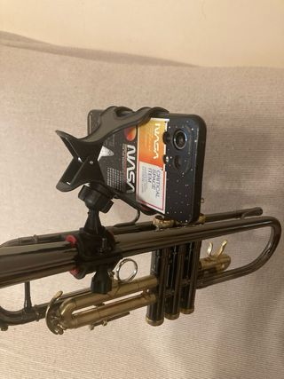 Soporte móvil para trompeta
