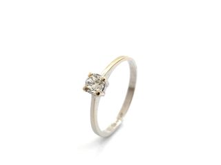 sello oro 18k con piedra con diamante