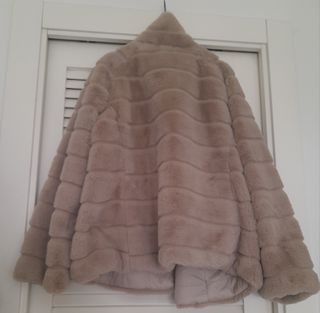 Chaquetón pelo sintético beige
