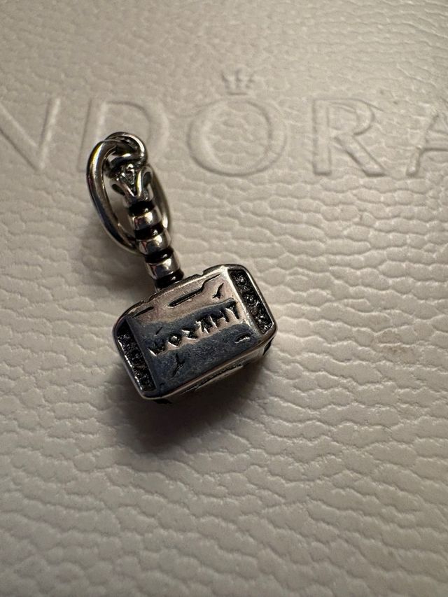 Pandora Charm Martello Thor Argento