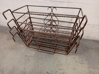 Fioriera porta vasi in metallo