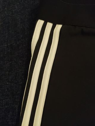 Mallas Adidas Negras con Rayas Blancas