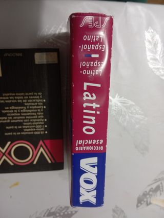 Diccionario Esencial Vox - Latino-Espanol ESP-L...