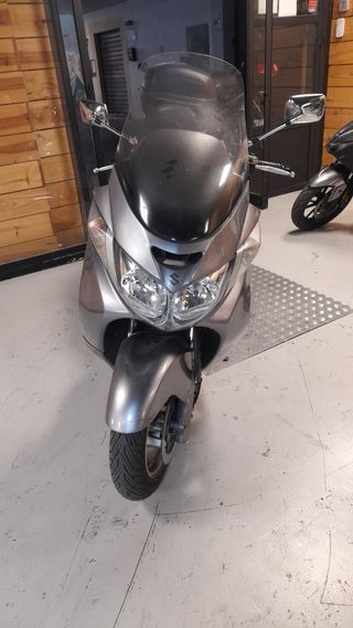 Suzuki Burgman 250 Scooter