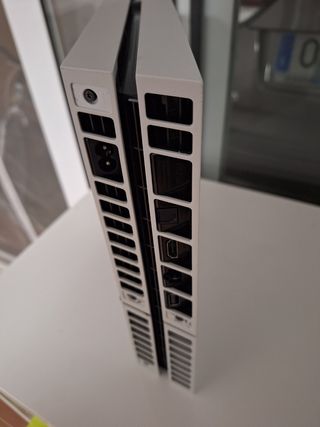 PS4 1TB Blanca SOLO Digital (LEER)
