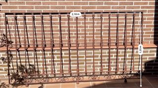 Rejas de hierro forjado 2,18m x 1,21 m 

