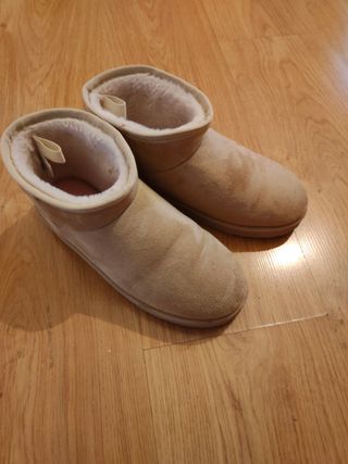 Botines beige de ante con forro interior