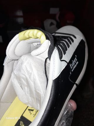 Zapatillas Avirex Negras y Blancas Talla 45