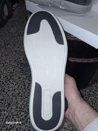 Zapatillas Avirex Negras y Blancas Talla 45