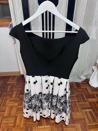 Vestido negro y blanco con lunares