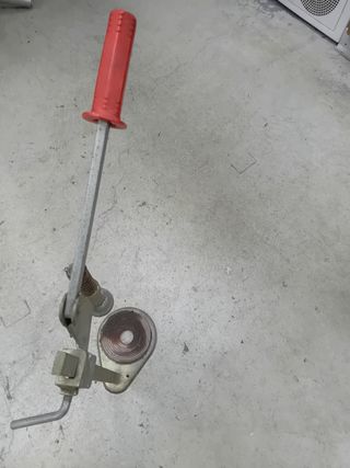 Capsulatrice per tappi bottiglie