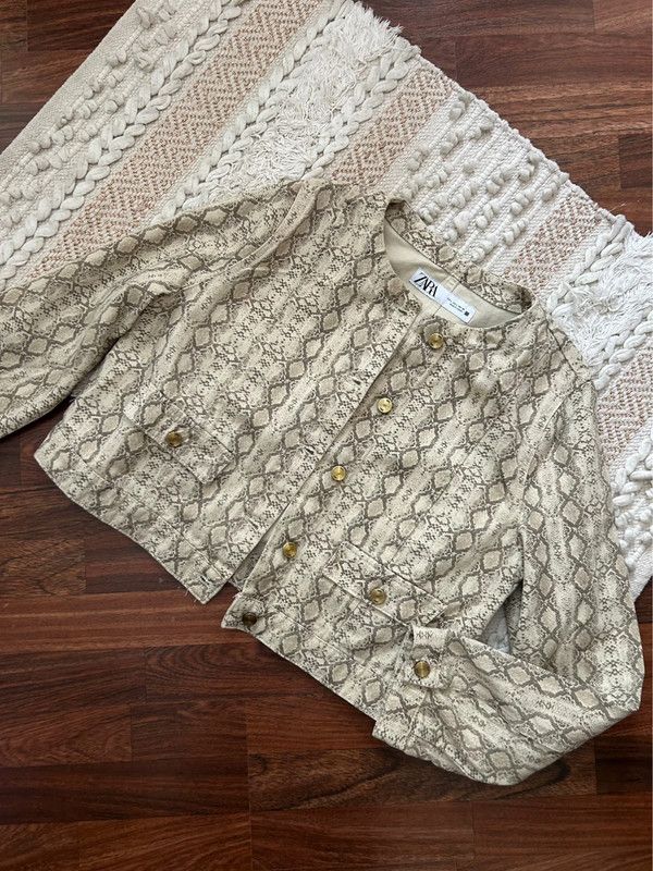 Cazadora Zara animal print