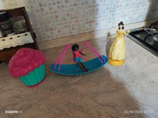Giochi vari: Bambola, altalena Torta contenitore