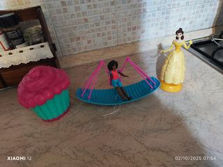 Giochi vari: Bambola, altalena Torta contenitore
