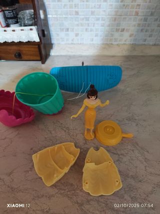 Giochi vari: Bambola, altalena Torta contenitore