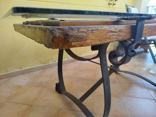 Mesa rústica madera y cristal.Pieza Única.
