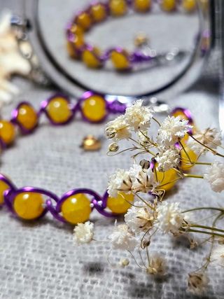 Bracciale artigianale perline viola e gialle