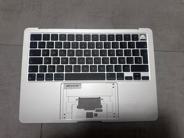MacBook Air M2 A2681 Topcase Silver