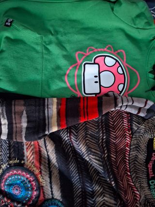 Sudadera y jersey Desigual