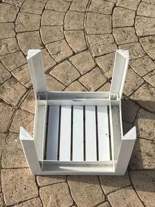 Mesita auxiliar jardín plástico blanca