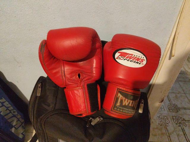 Guantes Twins Special BGVL3 Rojo 14oz