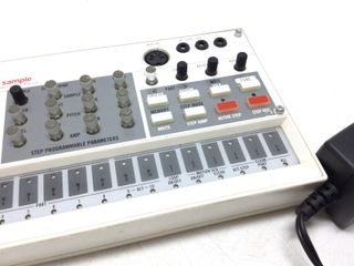 mesa mezclas korg volca sample