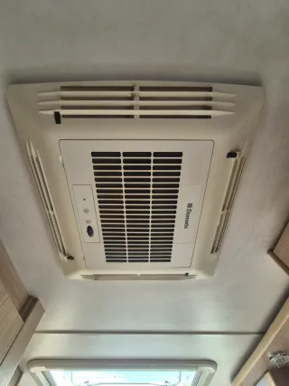 SE VENDE CARAVANA MARCA TEC 4 PLAZAS