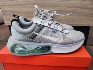 Zapatillas Nike grises y verdes