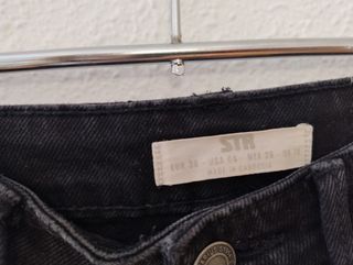 Pantalón negro Stradivarius flare