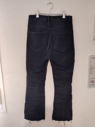 Pantalón negro Stradivarius flare