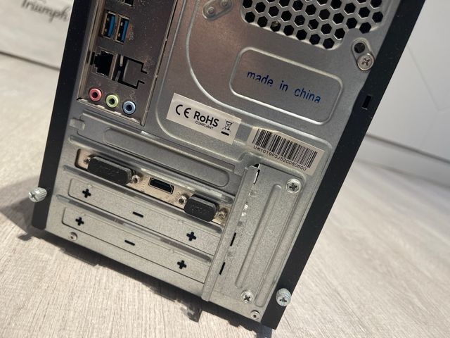 Torre PC LG Negra para piezas