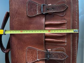 Bolso artesano piel marrón.